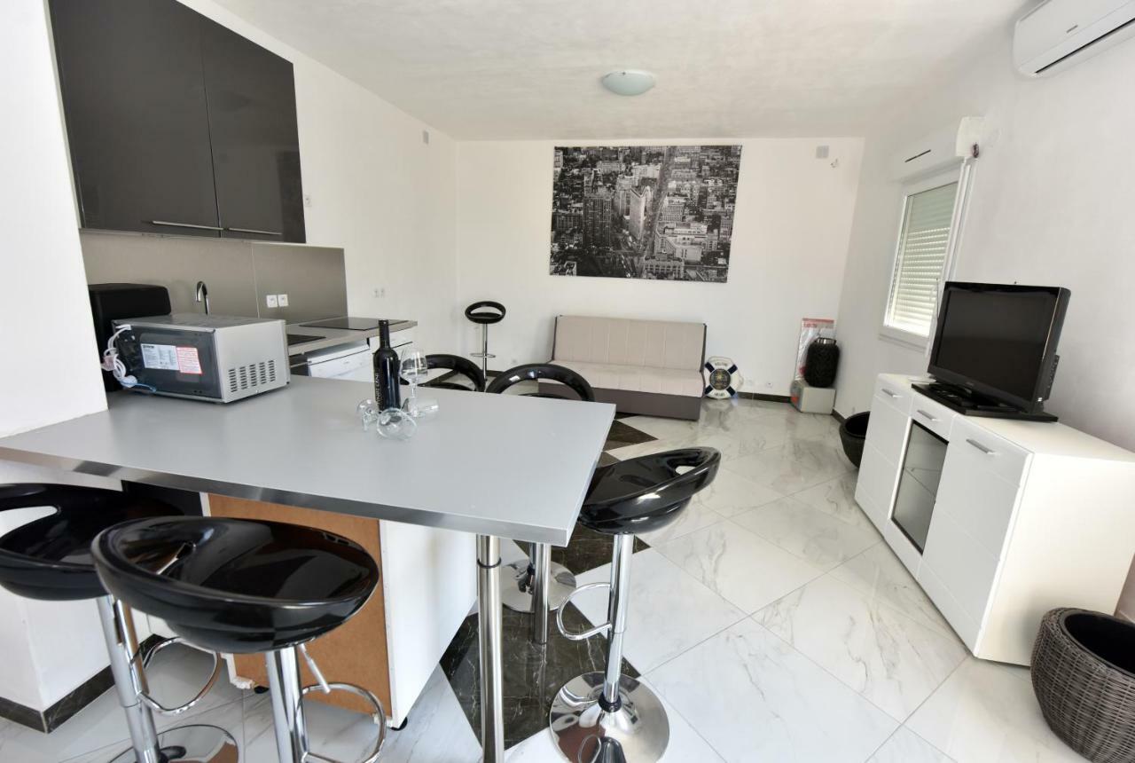 Apartmani Ivan V Relax Vodice Dış mekan fotoğraf